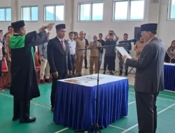 Bupati Pesisir Selatan, Hendrajoni, resmi melantik Wendi, S.Pi., M.M. sebagai Direktur Perusahaan Daerah Air Minum (PDAM) Tirta Langkisau.