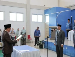 Bupati Hendrajoni Lantik Zainal Arifin,SKM,MKes sebagai Sekretaris Daerah