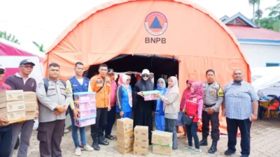 Lisda Hendrajoni Anggota DPR RI Fraksi Nasdem tinjau warga Terdapak di Bayang Utara