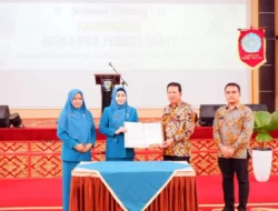 Ketua TP PKK Kabupaten Pesisir Selatan (Pessel), Lisda Hendrajoni, melaunching Gerakan Ekonomi Masyarakat (GEMA) PKK Pessel Maju.
