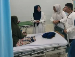 Ramadhan Berbagi: Kolaborasi Bunda Lisda Hendrajoni, Green Generation, dan RSUD M. Zein Painan