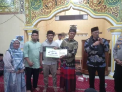 Hendrajoni Respons Aspirasi Warga Sungai Sariak Lumpo pada Safari Ramadhan Pemkab Pessel di Masjid Thoiyibah